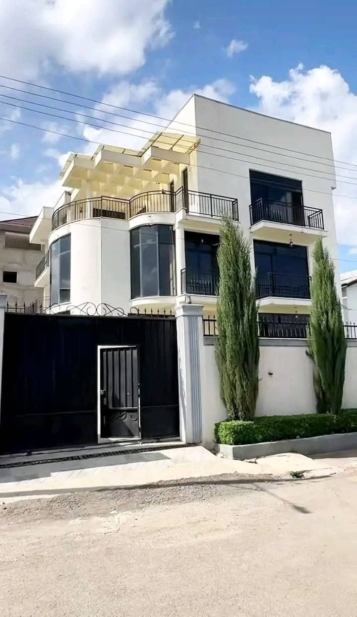 G+2 ቤት ለሽያጭ - አያት ዞን 500 ካሬ