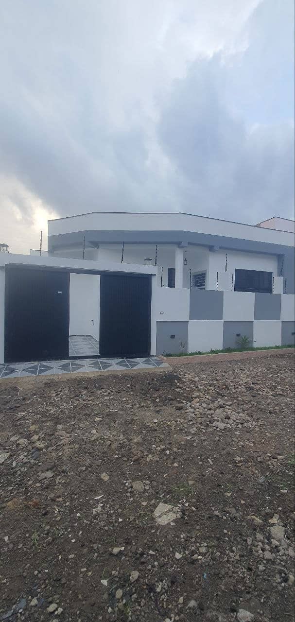 Modern Villa for Sale in Summit