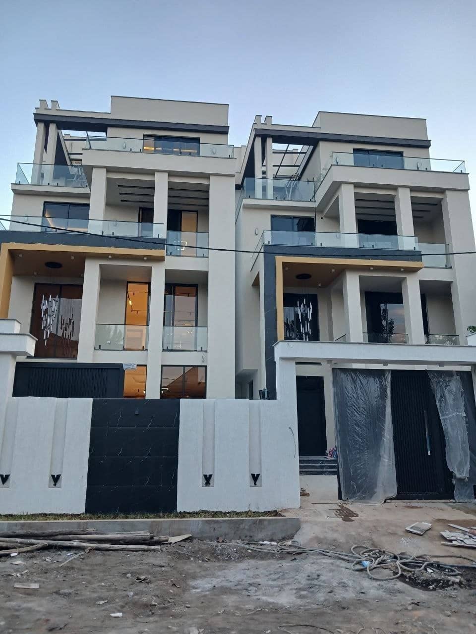 እጅግ ቅንጡ G+3 ቤት በአያት - ቤት 1