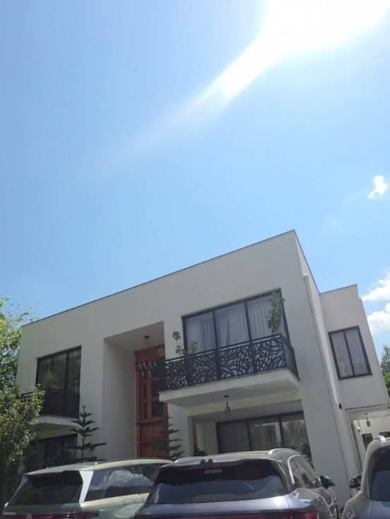 Modern G+1 House in Bole Japan