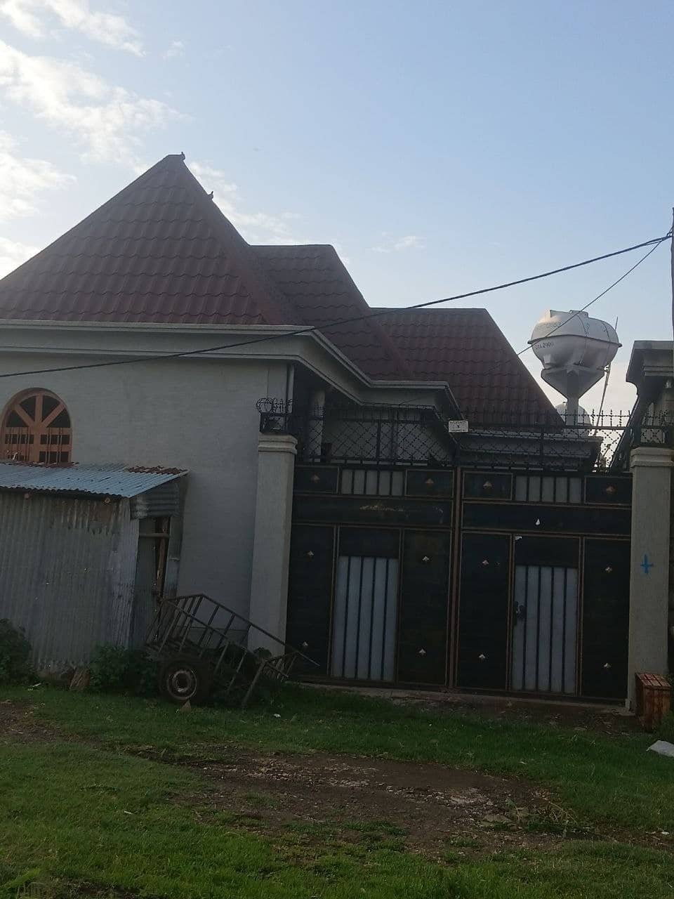 አስቸኳይ L-Shape ቤት ለሽያጭ - አየር ማረፊያ አካባቢ