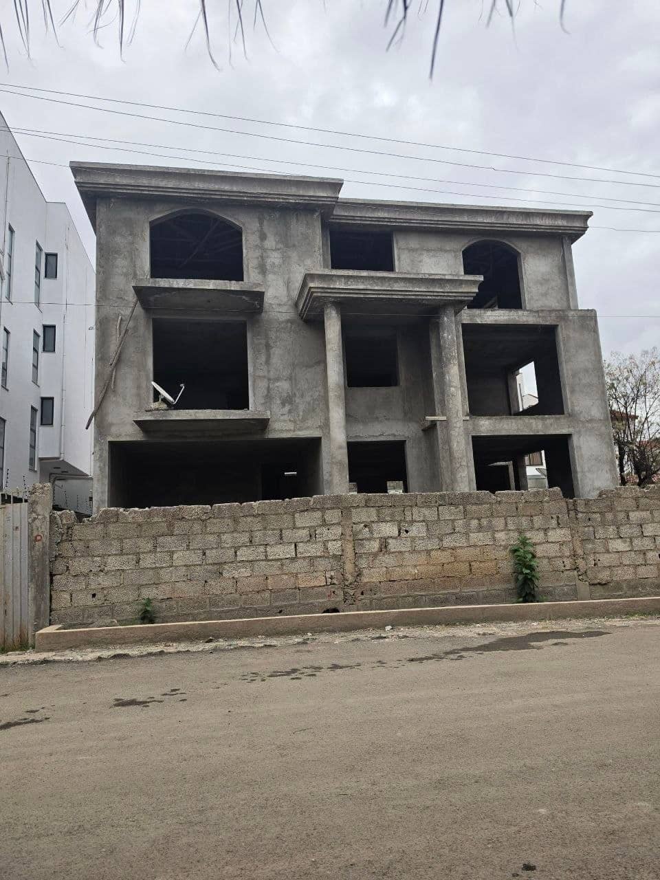 500 ካሬ G+2 ቤት አያት ኮምፓውንድ ውስጥ ለሽያጭ