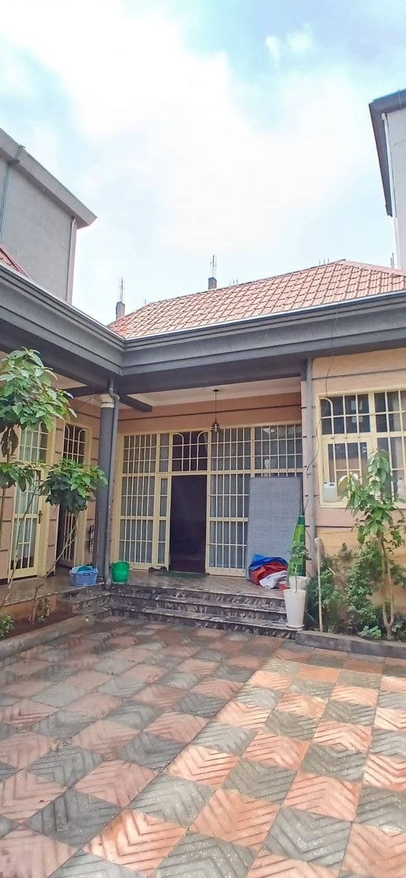 Modern Villa for Sale in Ayat
