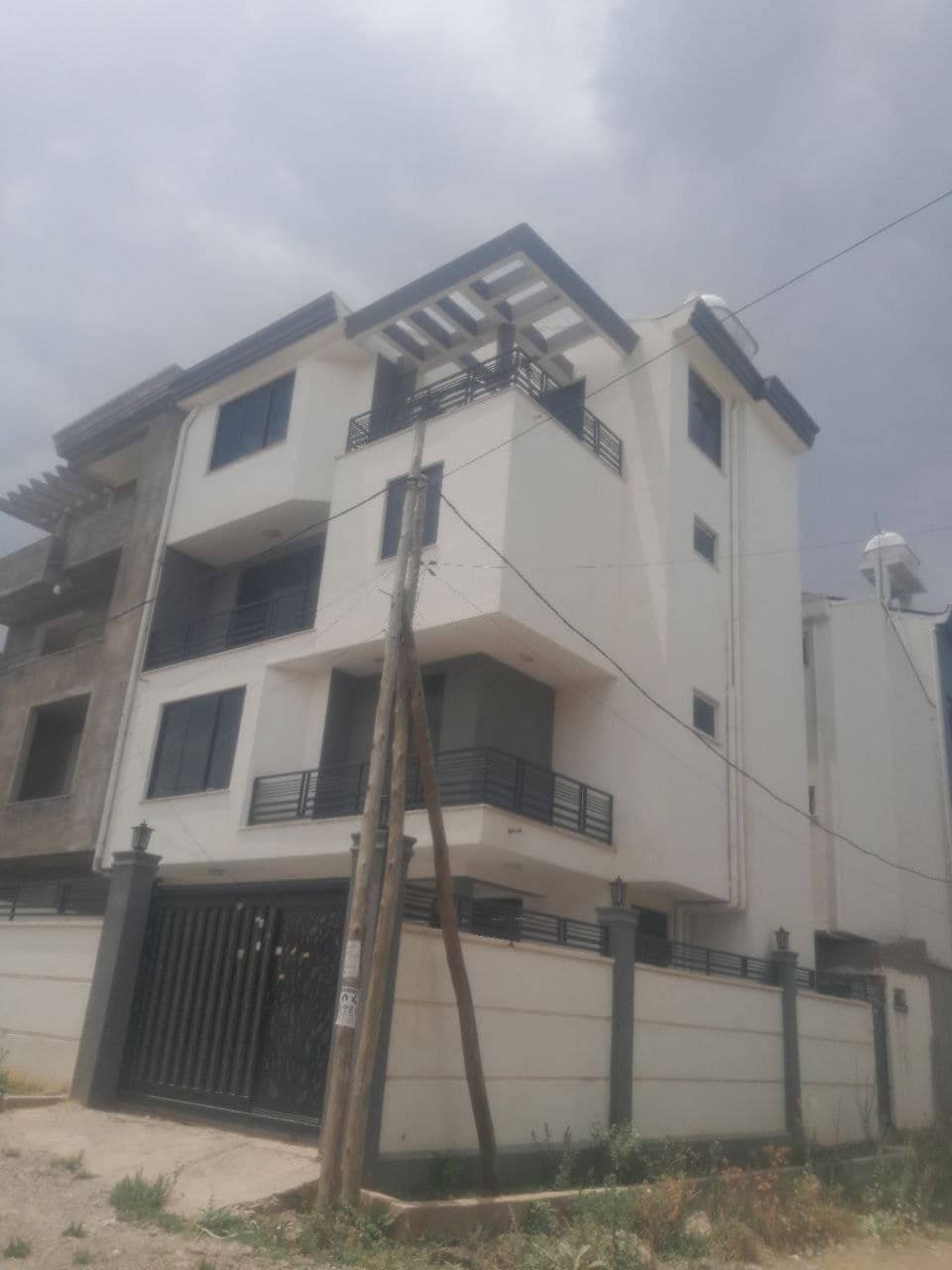 Modern House for Sale in Arabsa