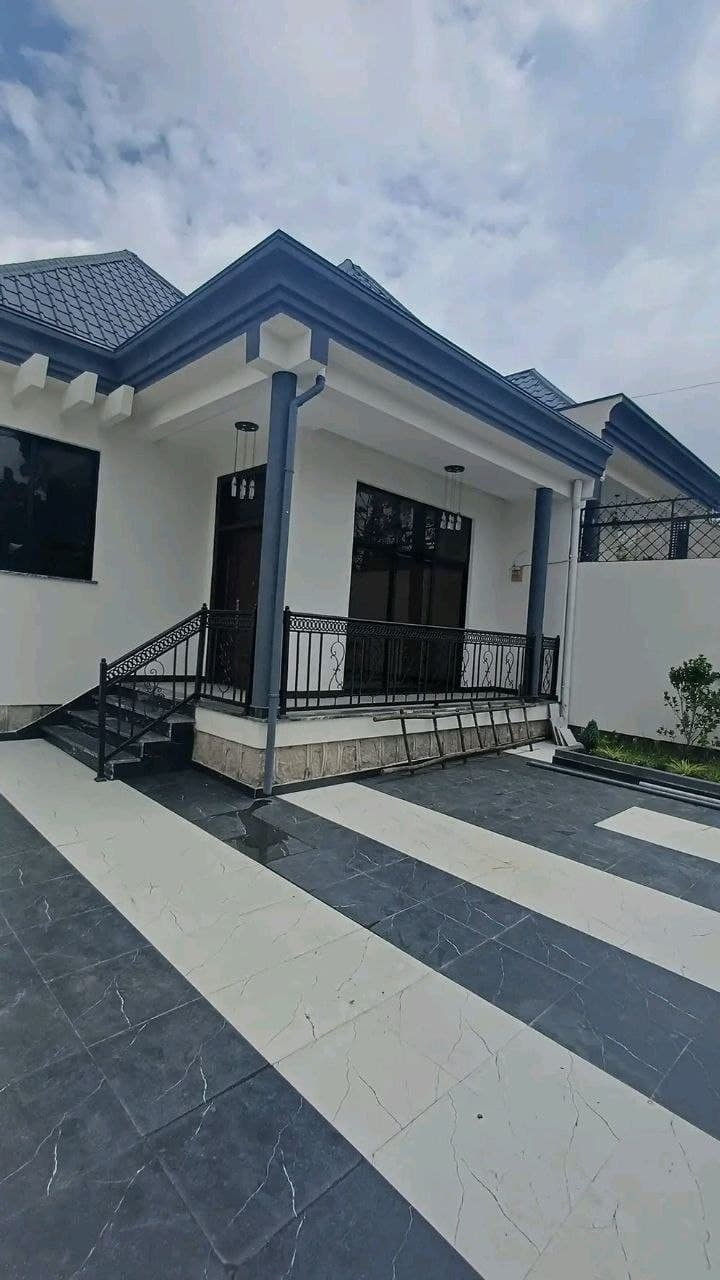 የሚሸጥ አዲስ ቪላ ቤት አያት አካባቢ — 1