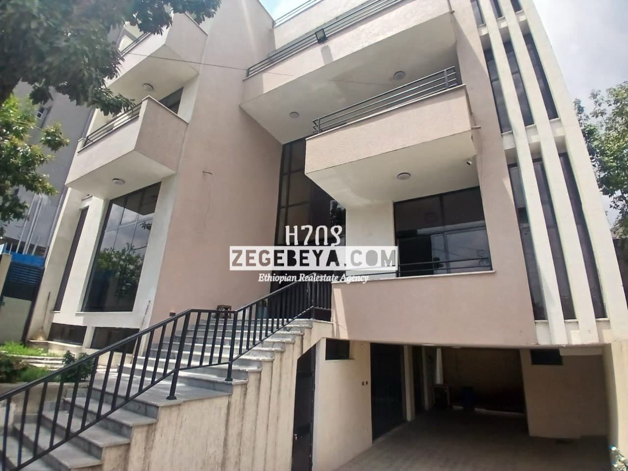 Brand New 6-Bedroom House for Rent in Addis Ababa, Old Airport — 1