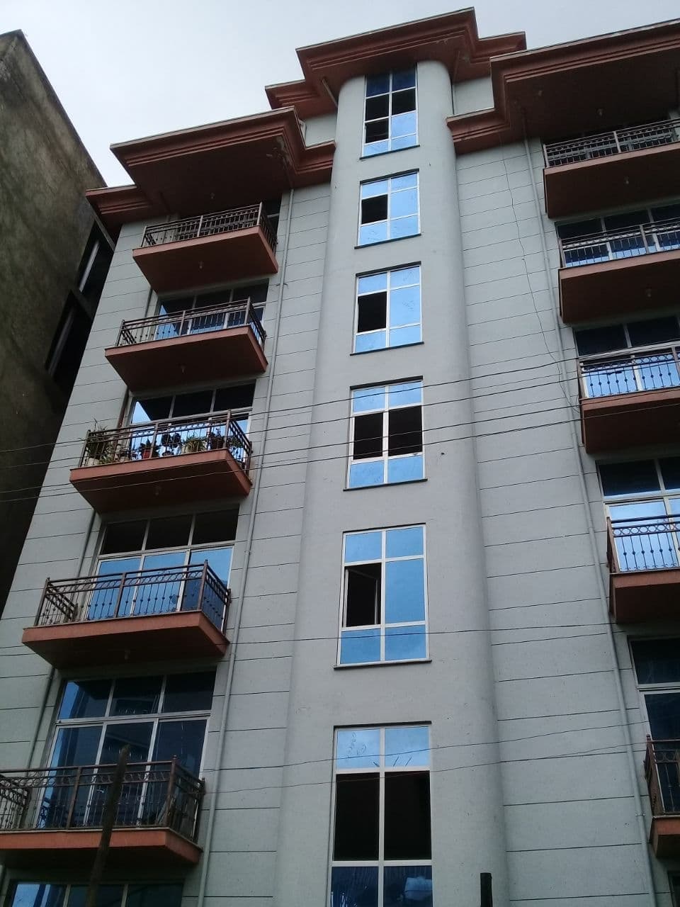 የሚሸጥ ቆንጆ ያለቀ አፓርትመንት - ቤተል — 1