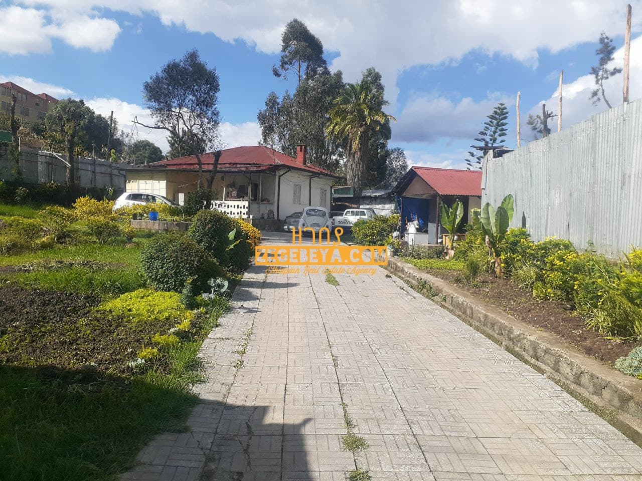 2,000 Sqm Old Villa for Sale at Kazanchis — 1