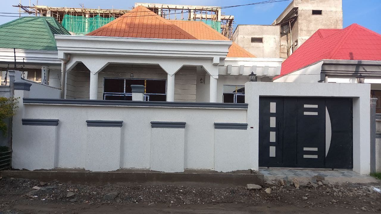 የሚሽጥ ዘመናዊ ቪላ ቤት በአያት መንደር — 1