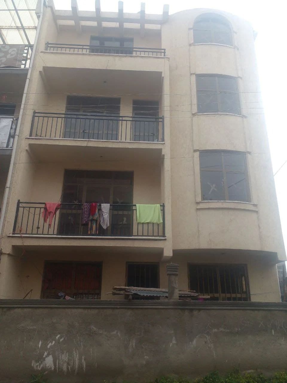 የሚሸጥ ቤት - ቱሉ ዲምቱ G+3 — 1