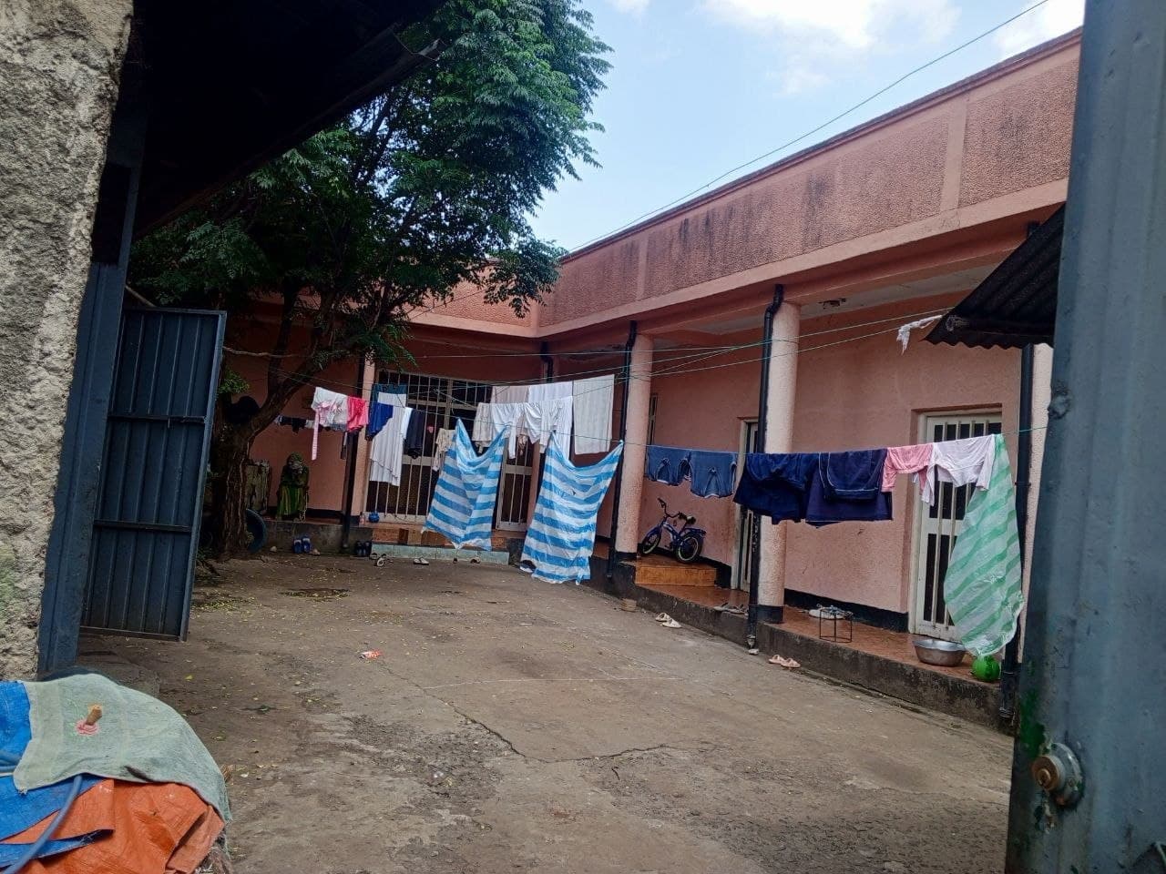 በአስቸኳይ የሚሸጥ ቪላ ቤት - ጎንደር — 1