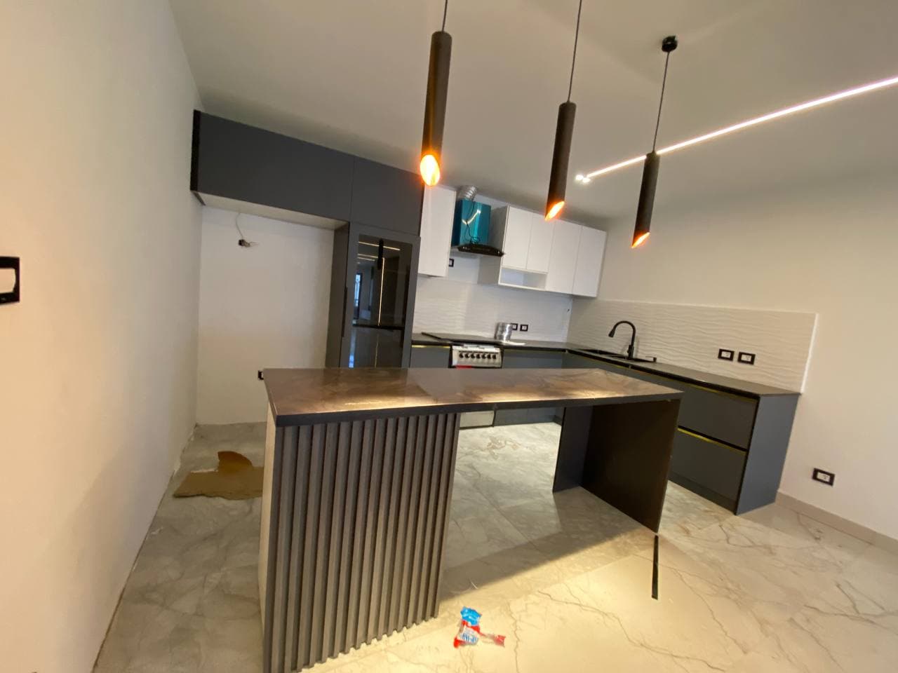 Luxury Apartment for Rent - 2 Bedroom at 22 Signal — 1