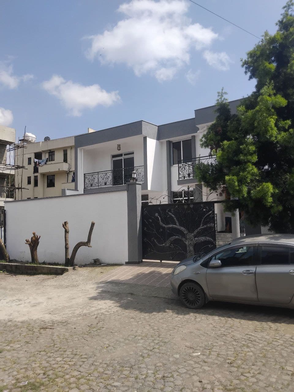የሚሸጥ ቤት በአስቸኳይ - አያት ኮምፓውድ — 1