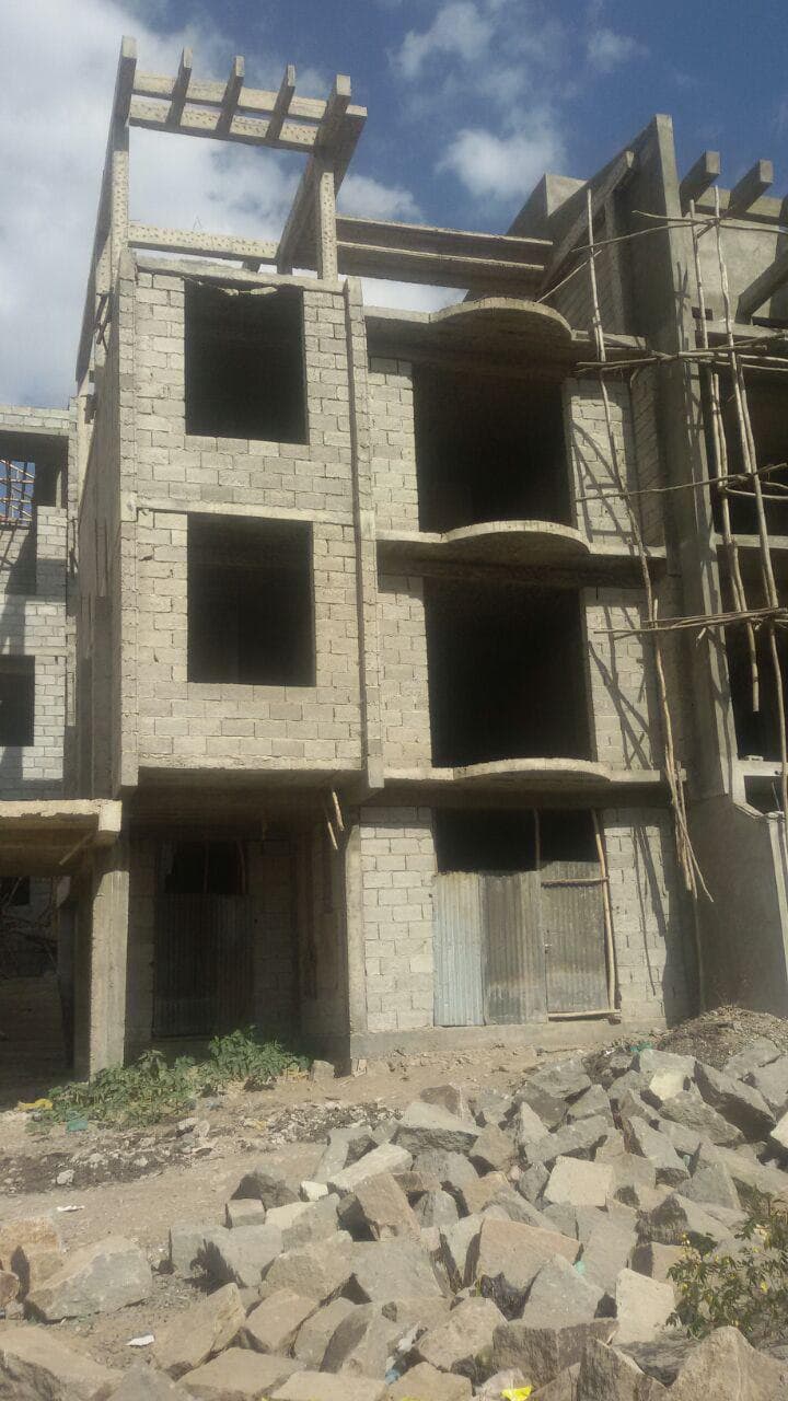 ለቡ ሀይሌ ጋርመት አካባቢ 94 ካሬ ቤት ለሽያጭ — 1