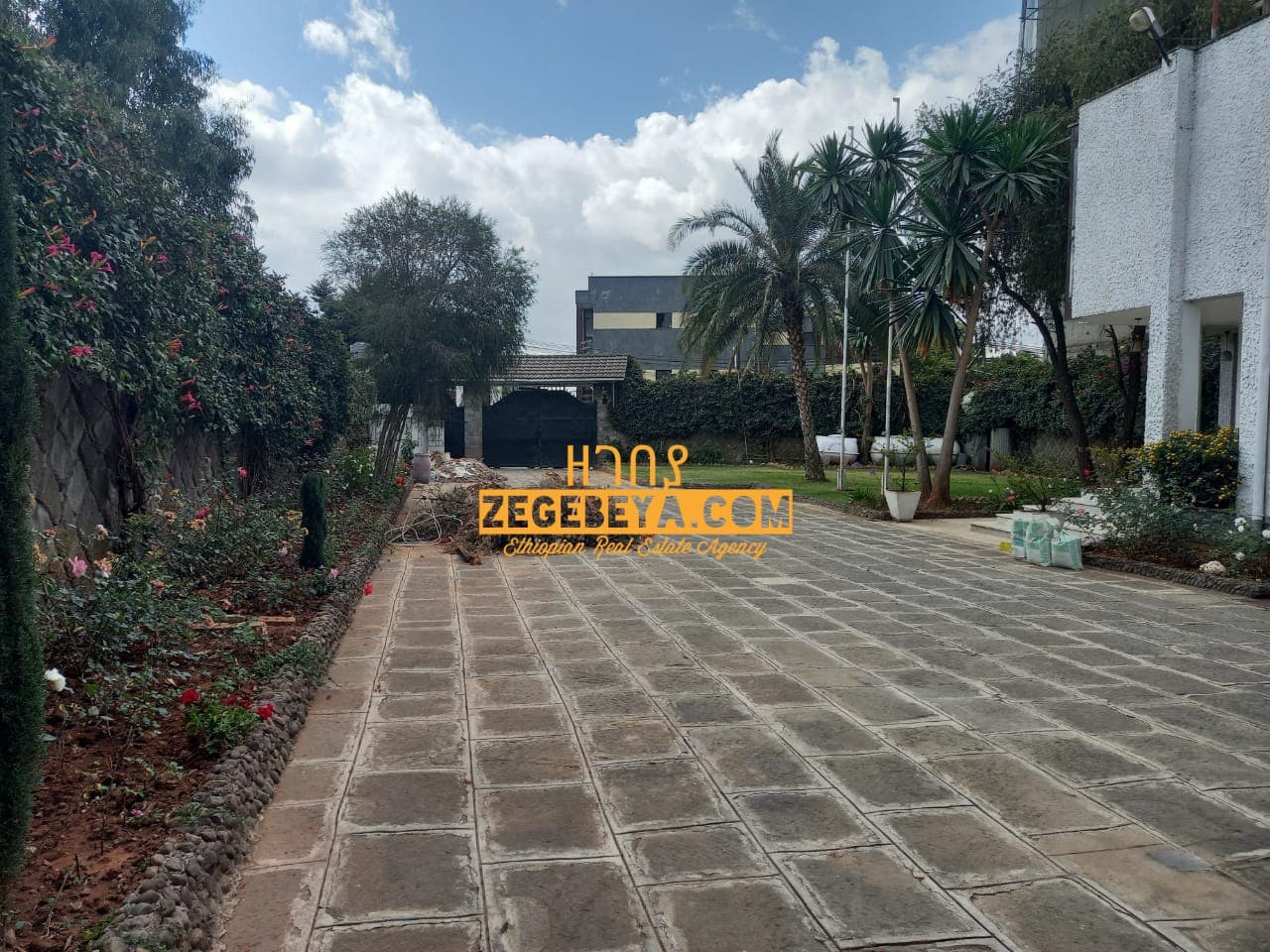 5 Bedroom House in Addis Ababa, Old Airport : ZG-7601 — 1