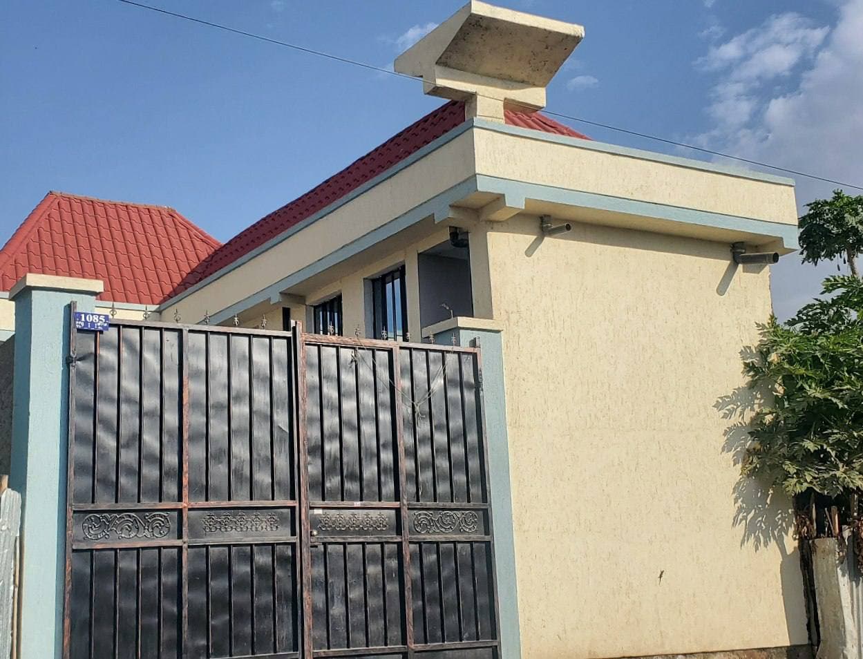 ለሽያጭ የቀረበ ቪላ ቤት - ሃዋሳ ባለወልድ አካባቢ — 1