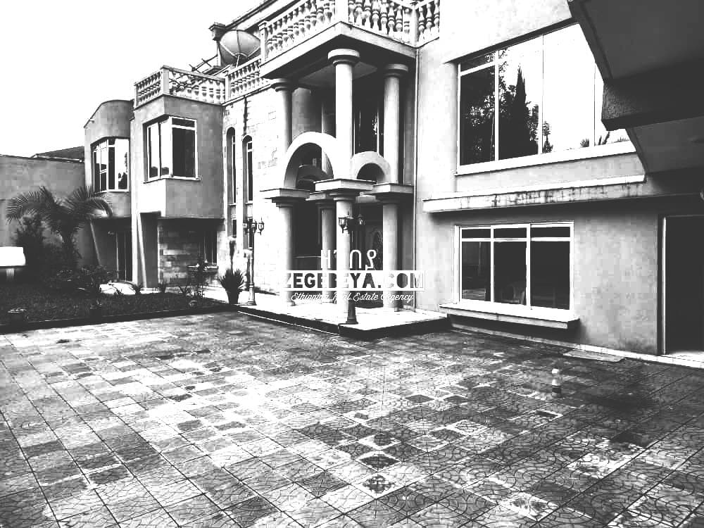 5 Bedroom House At Old Airport :ZG-9062 — 1
