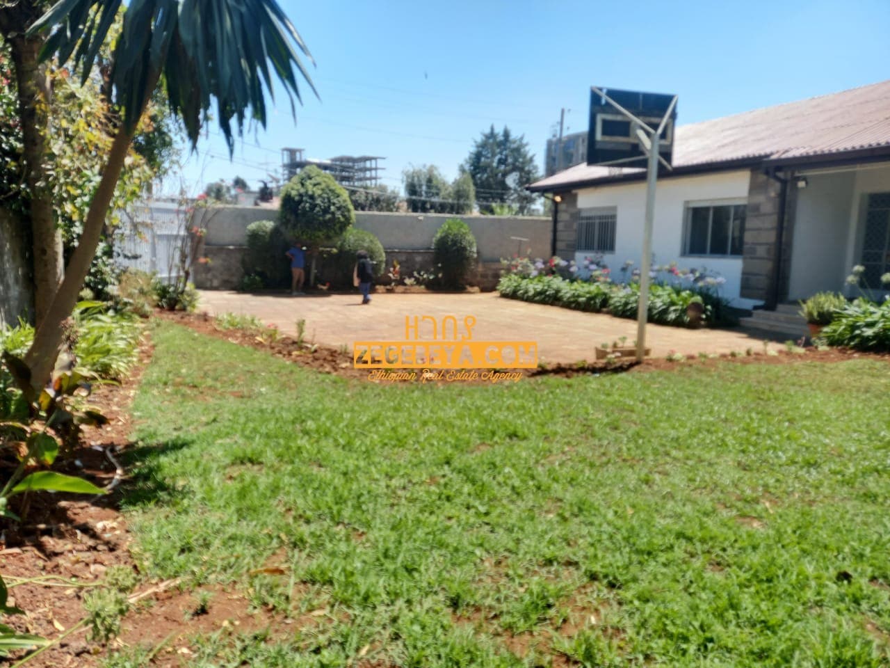3 Bedroom House At Old Airport : ZG-6436 — 1