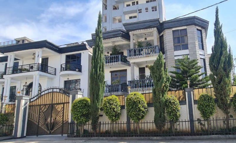በጣም ዘመናዊ ቤት ሽያጭ - አያት አካባቢ G+2 — 1