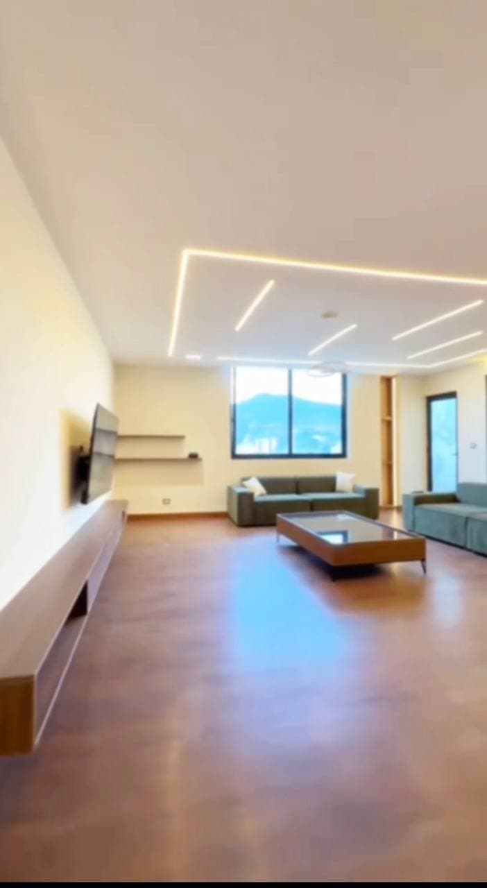 Modern Apartment for Sale in Signal — 1