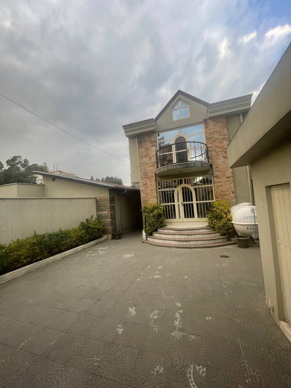 4 Bedroom House For Rent At Old Airport : ZG-11937 — 1