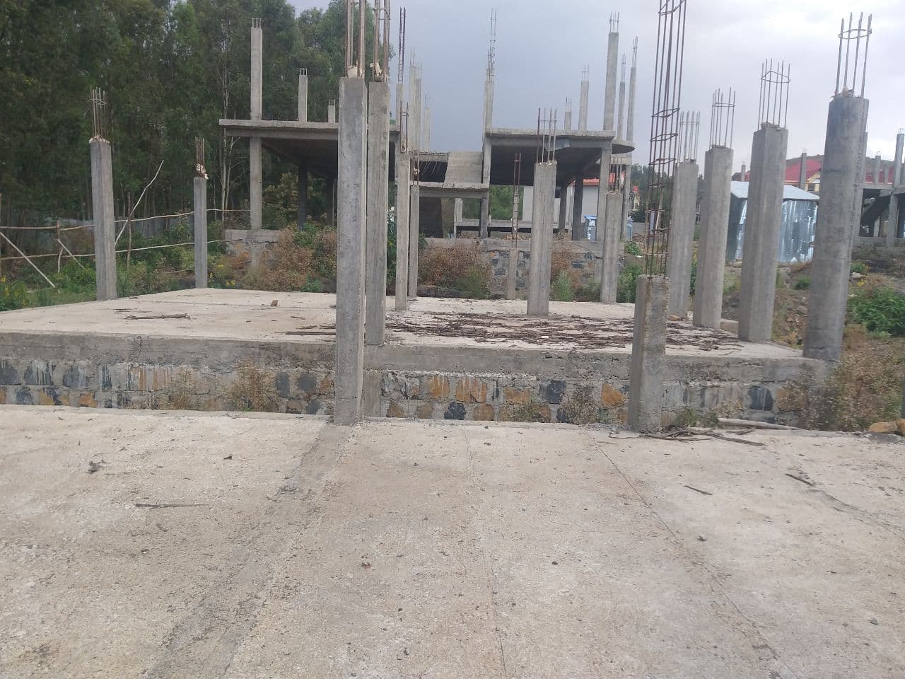 የሚሸጥ መሠረቱ የወጣ ቤት - አይኔ እሪልእስቴት፣ አዘዞ ጠዳ፣ ጎንደር — 1