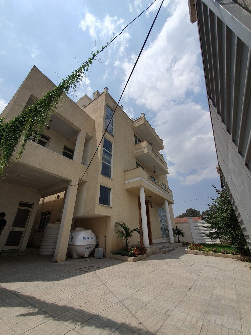 Modern Fully Finished G+3 House in Kebena — 1