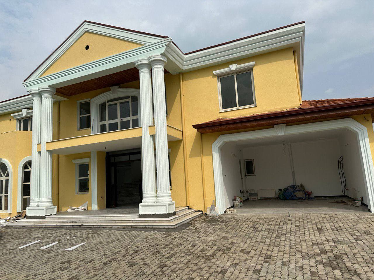 6 Bedroom House for Sale in Tafo (CCD) — 1