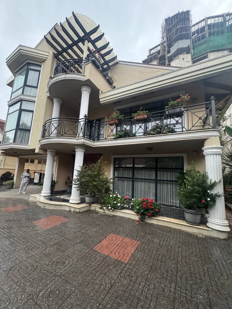 Modern G+2 House in Wesen — 1