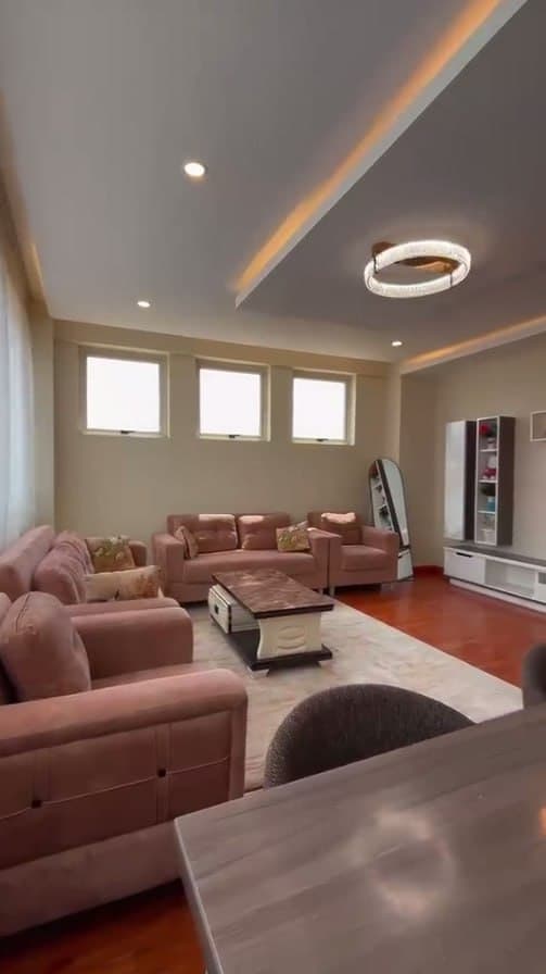 Modern Three Bedroom Apartment in Summit — 1