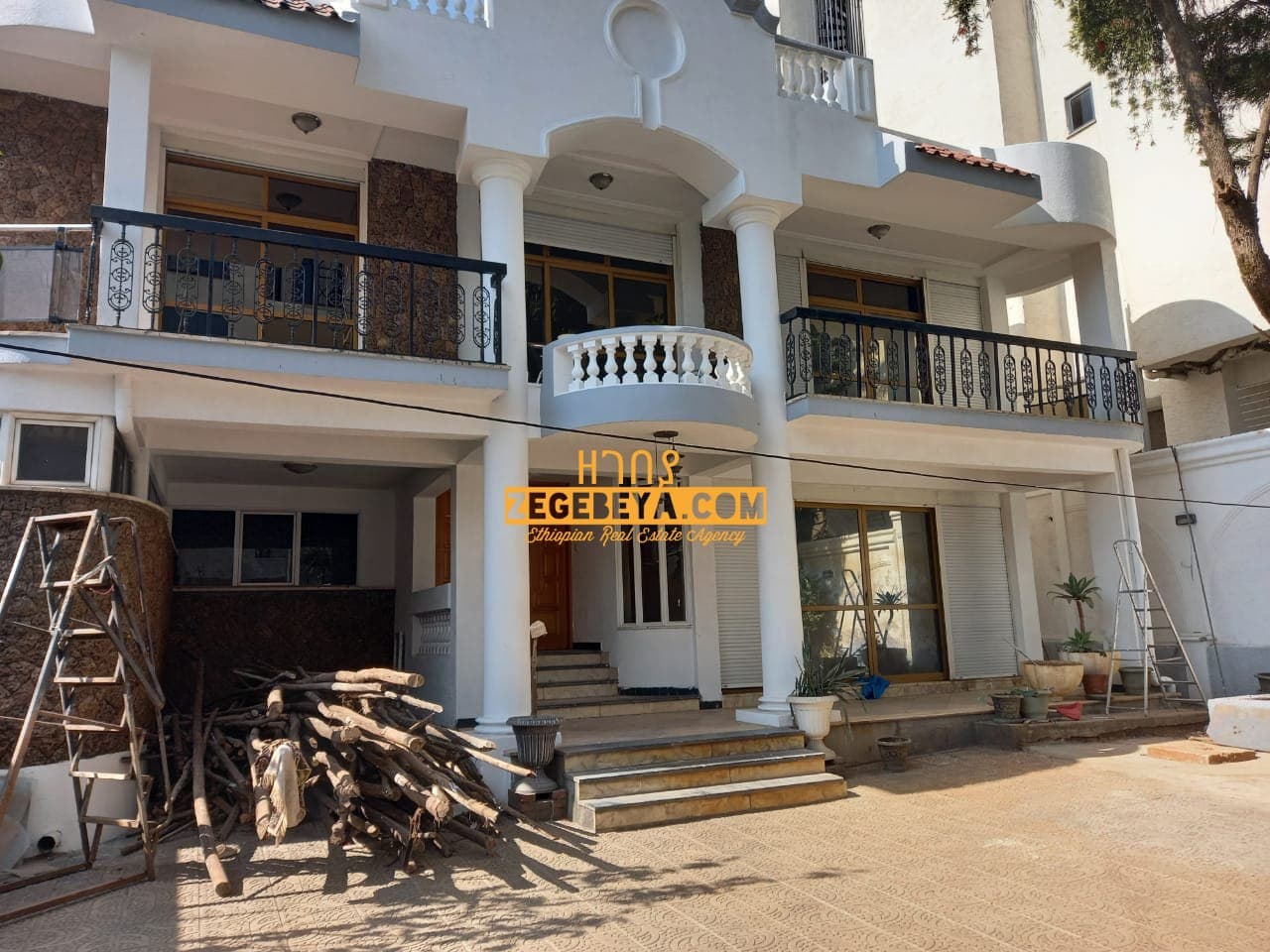 Newly Renovated 4 Bedroom House For Rent — 1