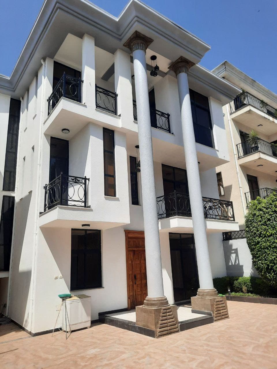 ለአዲስ አመት ጥሩ ማረፊያ - ፊጋ አካባቢ 250 ካሬ ለሽያጭ — 1