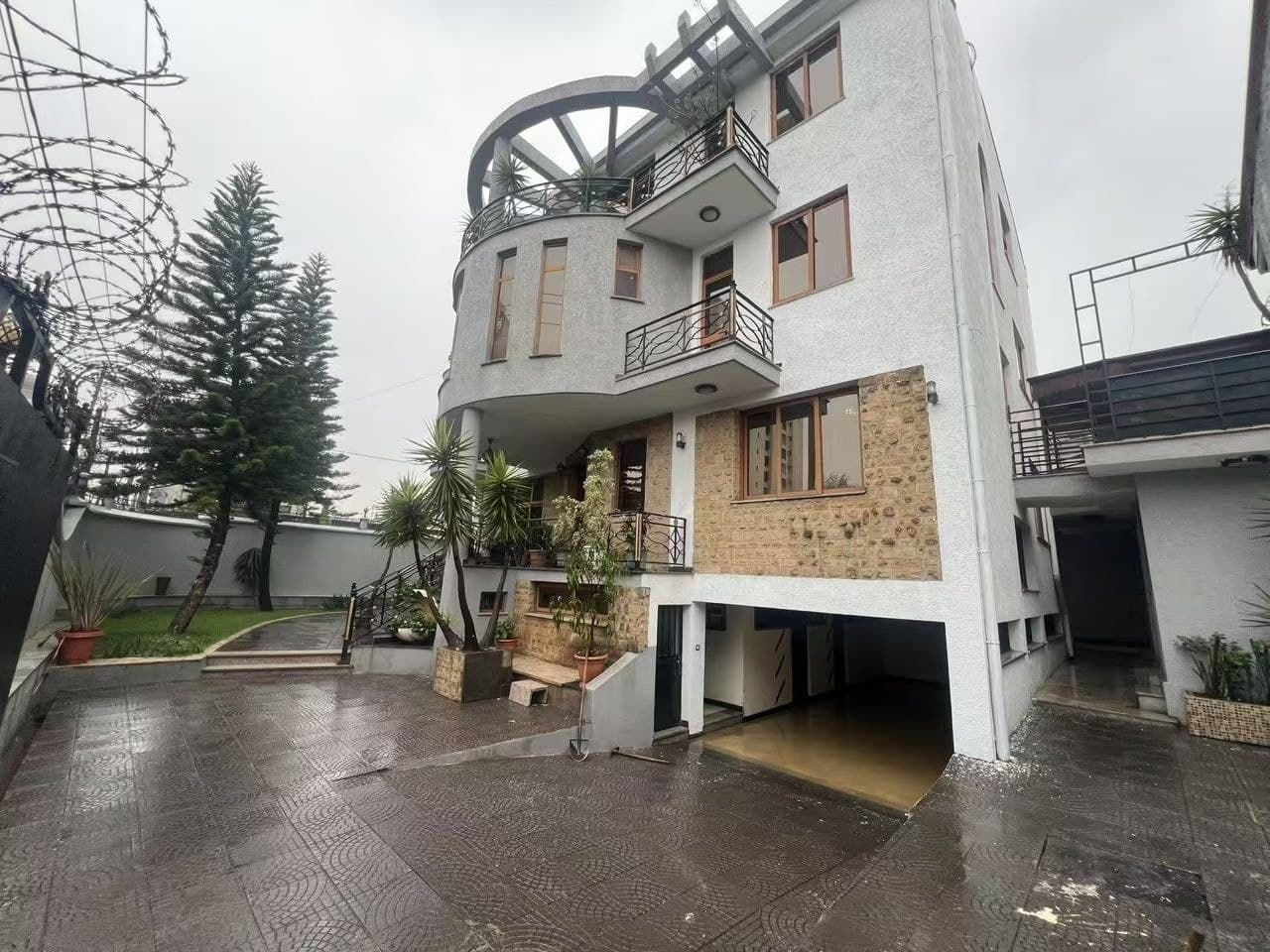 Modern G+2 House in Megenagna for Sale — 1
