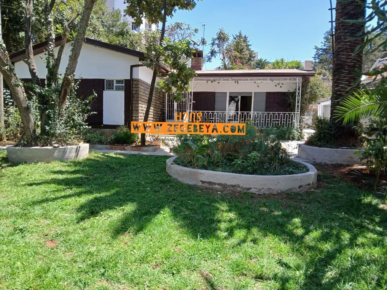 For Rent: Stunning 4-Bedroom Villa with Lush Garden & Service Quarter — 1