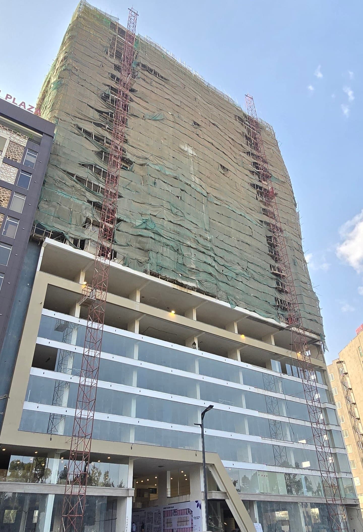 Shop for Sale - 20.45 m², Bole Medaniyalem — 1