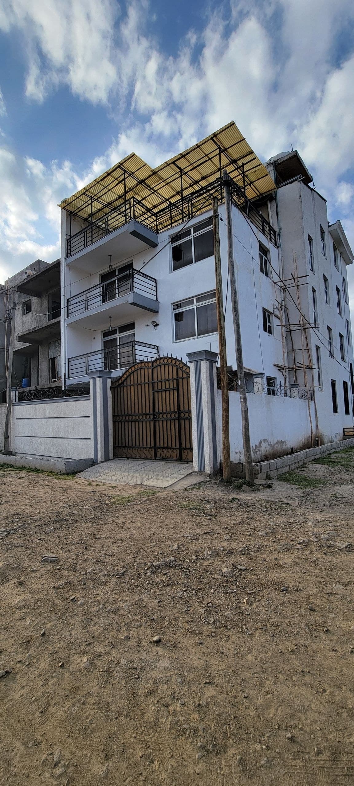 ዲያስፖራ አያት አየር መንገድ ጀርባ - የሚሸጥ መኖርያ ቤት G+3 — 1