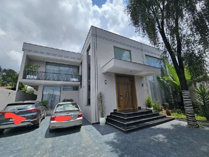 የ ባንክ ብድር ያለበት ቤት ሽያጭ - Luxury Villa Around Capital Hotel — 1