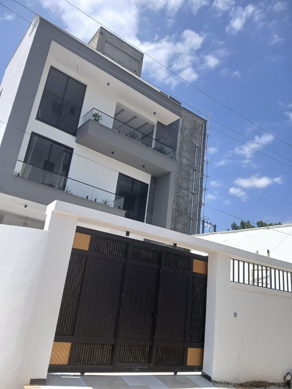 G+2 ቤት ለሽያጭ - ጉርድ ሾላ በሰንቸሪ ጀርባ — 1