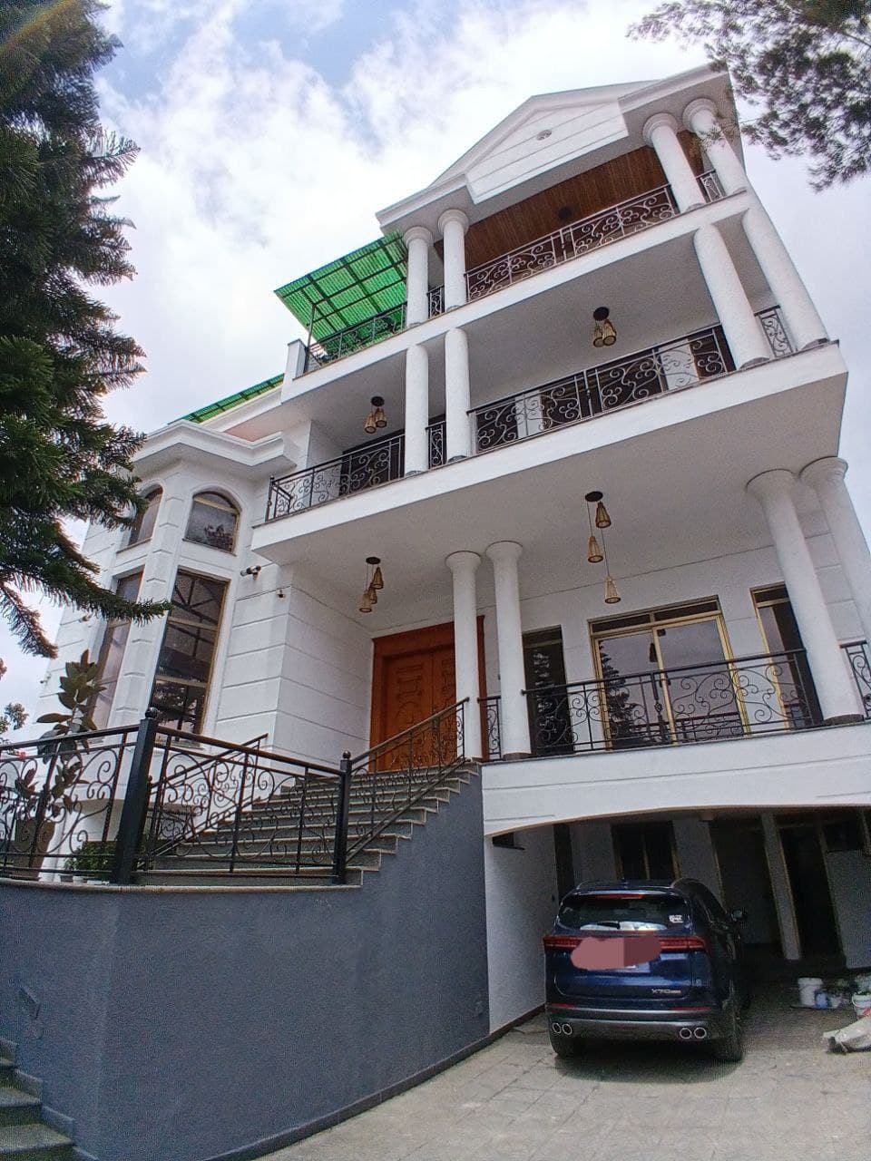 መካኒሳ አቦ B+G+2 ቪላ ለሽያጭ — 1