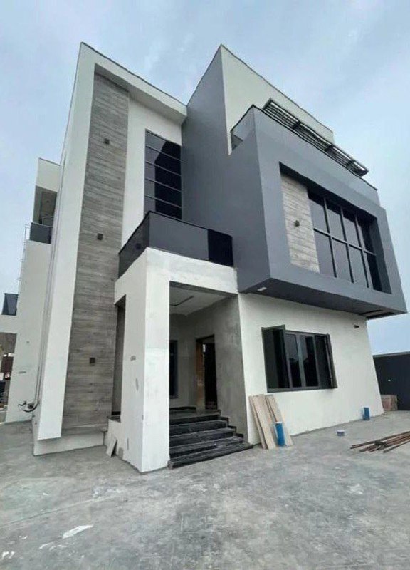ቶቶት ጀርባ G+2 ዘመናዊ መኖርያ ቤት ለሽያጭ — 1