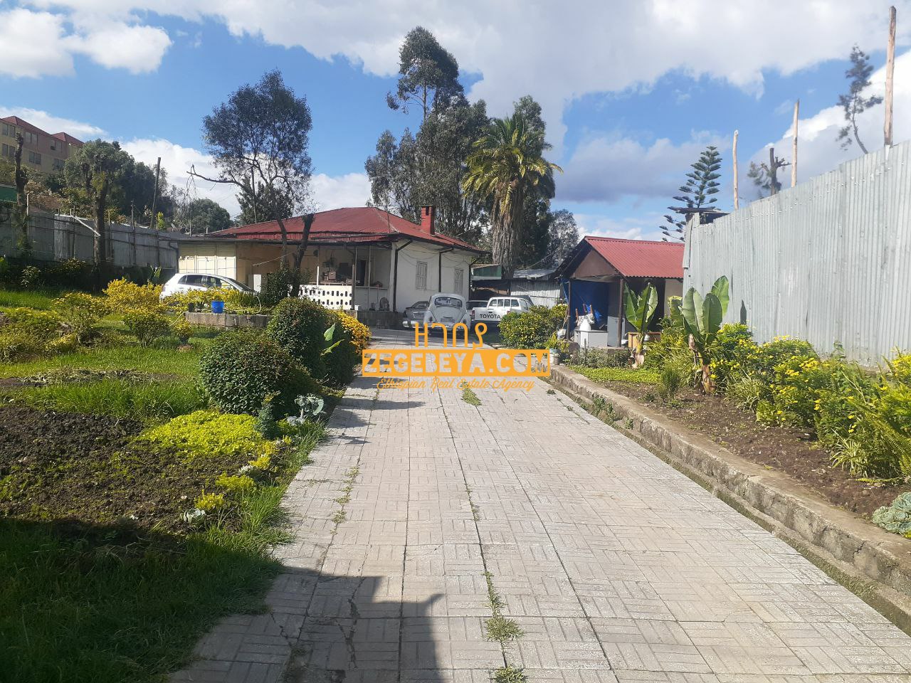 2,000 Sqm Old Villa for Sale at Kazanchis — 1