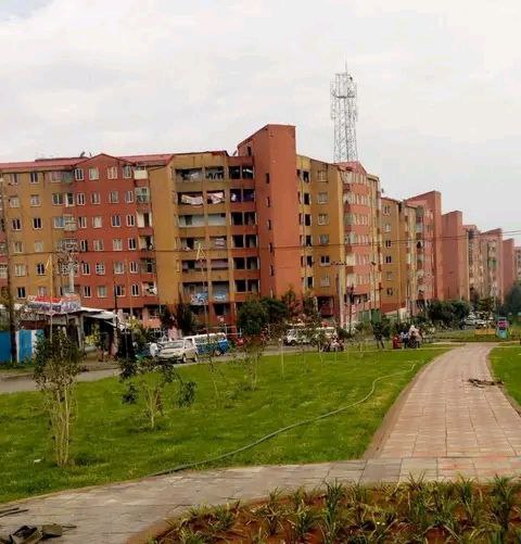 አስቸኳይ ሽያጭ 40/60 ቦሌ አያት 2 - ባለ3 ምኝታ 107ካሬ አፓርትመንት — 1